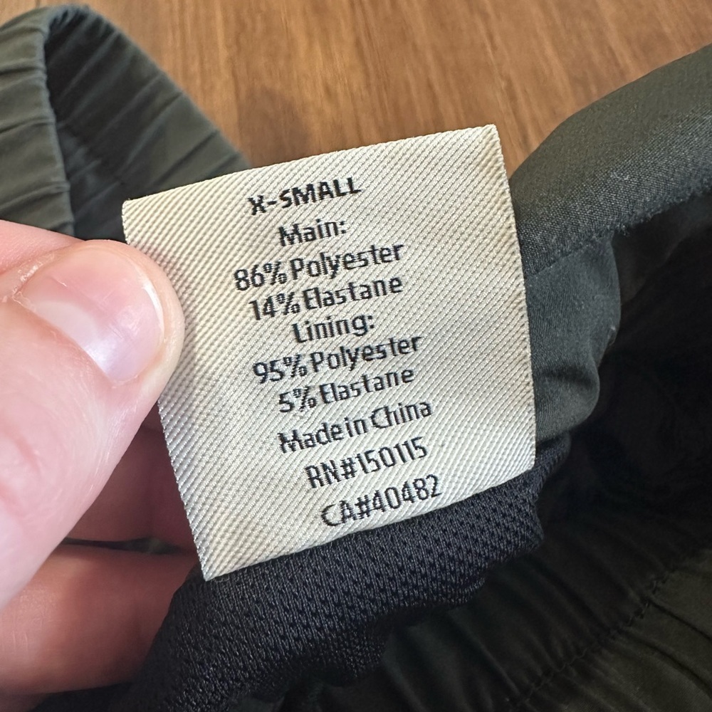 Varley Kallin Running Short 1.5" Olive Stone green size XS sold out style - Picture 4 of 9